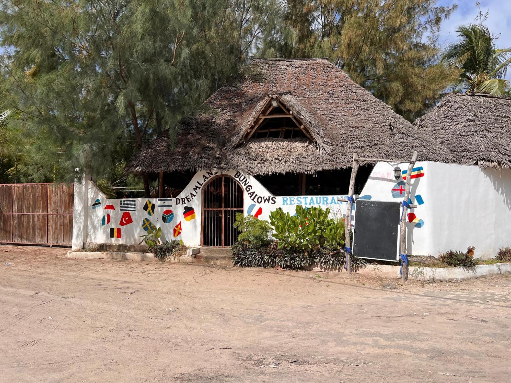 Dreamland Bungalows Michamvi Kae Ngoại thất bức ảnh